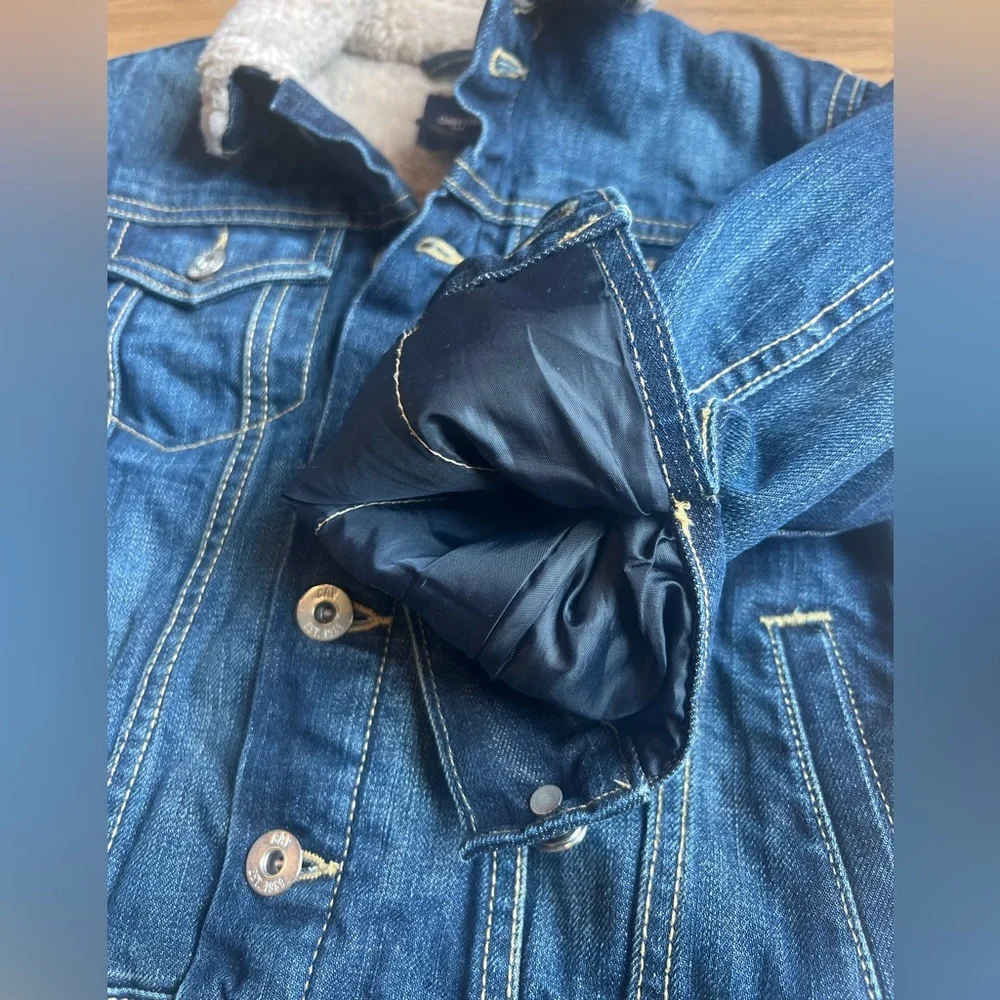 GAP Kids Sherpa-Lined Denim Jacket Youth Small – Unisex – Cozy Winter Coat